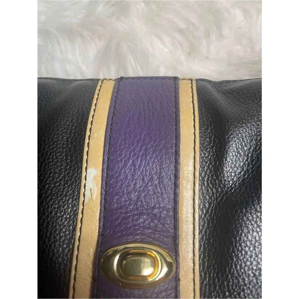 Maxx New York Purple & beige Trim shoulder bag with gold tone hardwares. - Picture 15 of 16